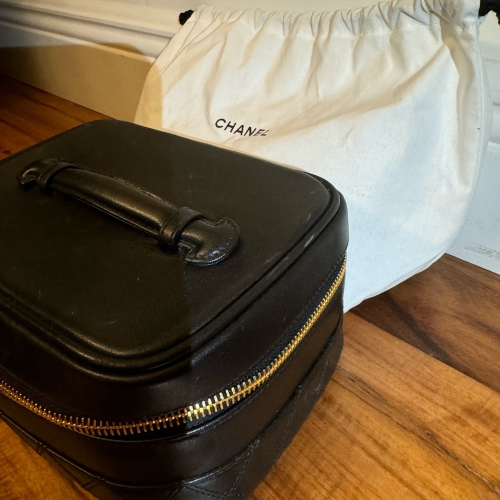 Channel Authentic Vanity Leather Pouch - image 5